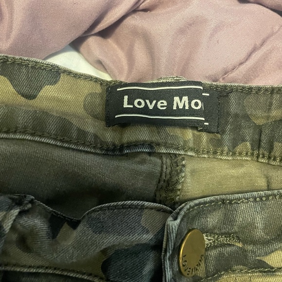 Camo Pants with Rips - Picture 3 of 6